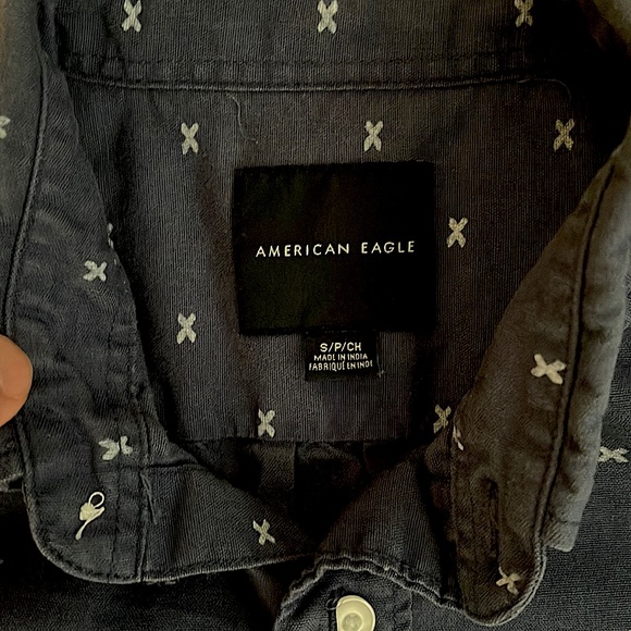 Mens size small American Eagle short sleeved button up - Picture 2 of 2